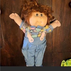 Growing hair cabbage patch doll In great shape!